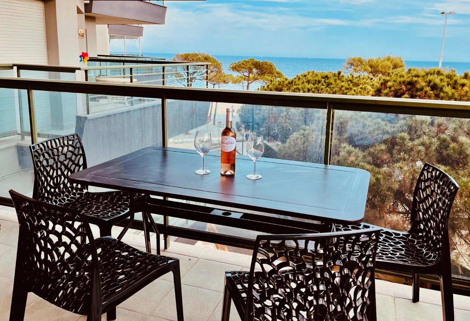 Superbe T3 Face A La Mer - Terrasse - Platja D'Aro Kültér fotó